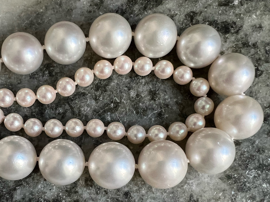 Akoya Pearls vs. South Sea Pearls. Which is Right For You?