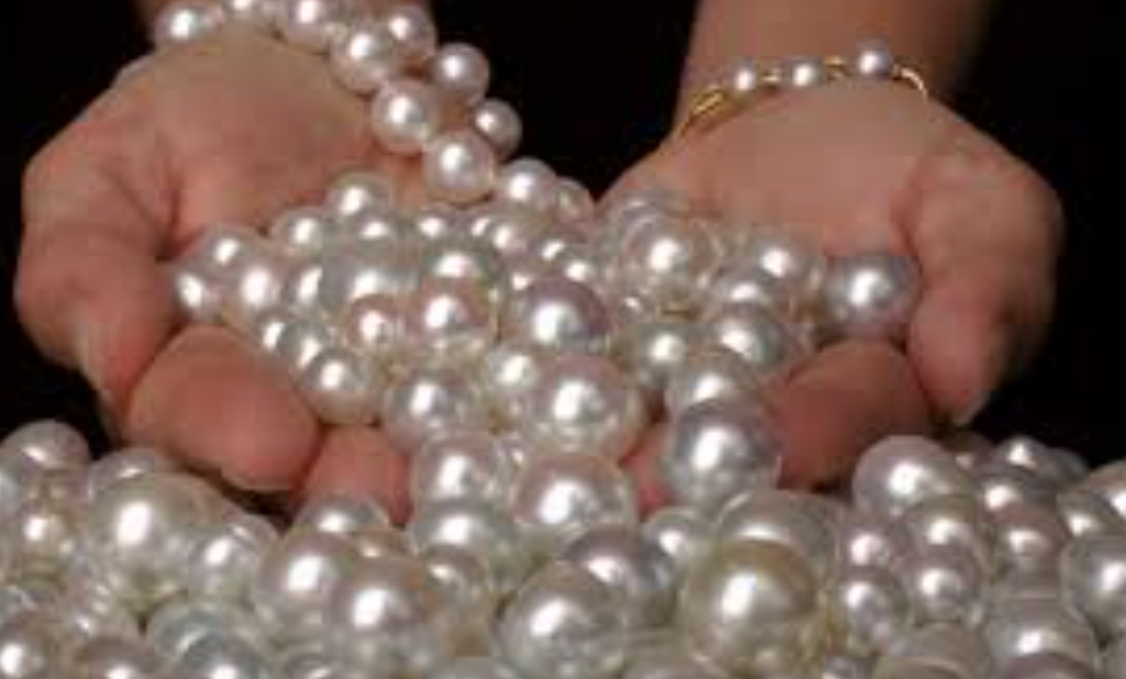 What Makes A Pearl A Luxury?